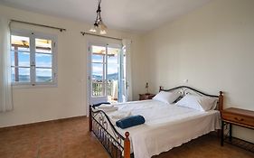 Afroksilia Villa Krinos